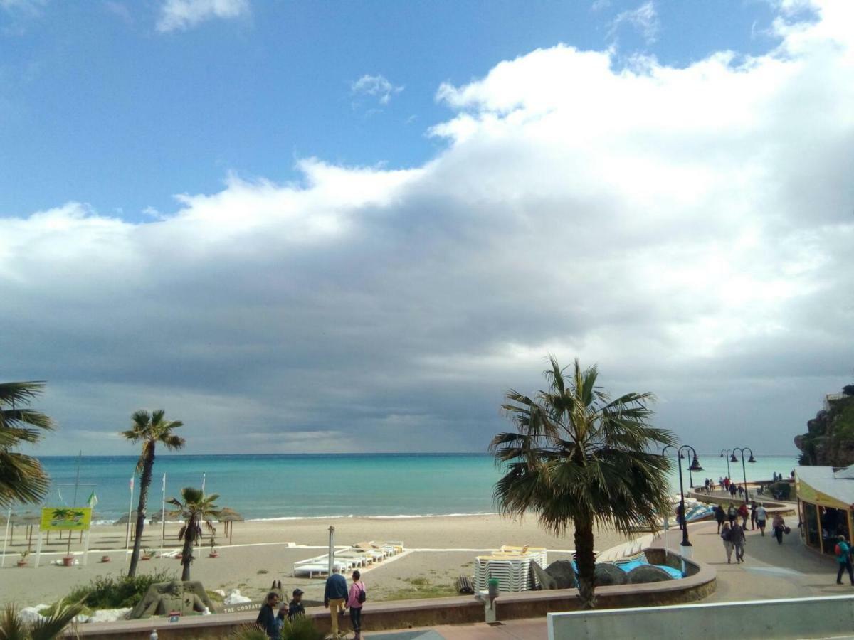 Nuevo Roca Chica, Primera Linea Playa,Torremolinos Exterior photo